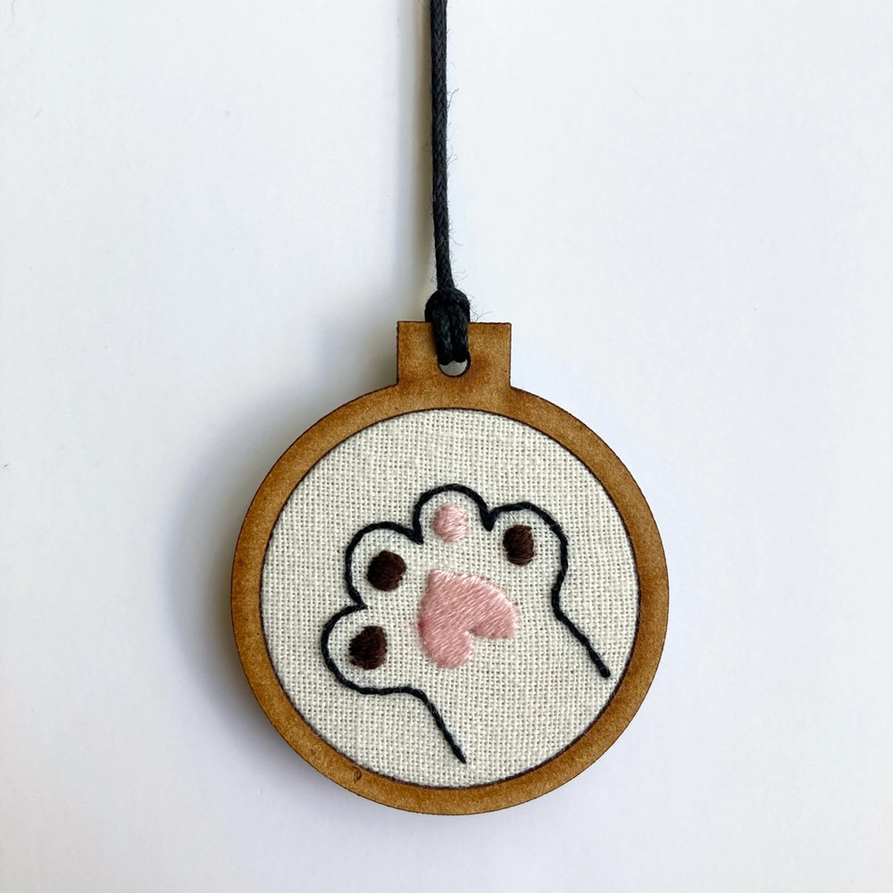 Dijes de Mini Bordados de Gatos